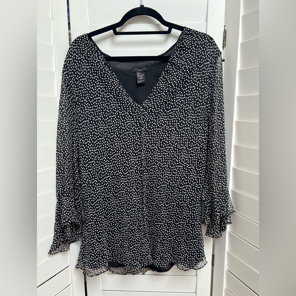 BLOUSE by SILKLAND WOMAN. SIZE 2X, BLK WITH WHITE DOTS. USED LIKE NEW